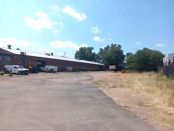 1 311  m² Commercial space