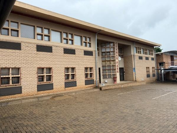 535  m² Office Space