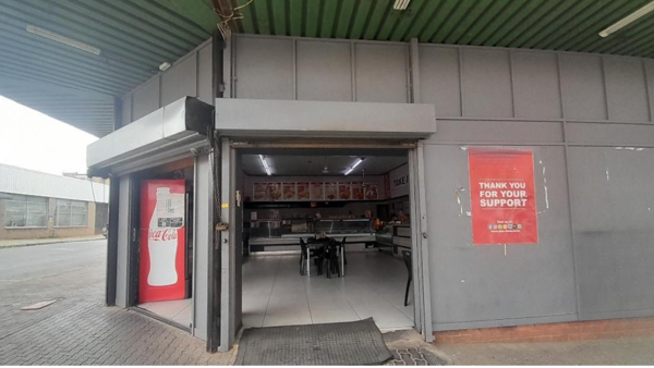 640  m² Commercial space