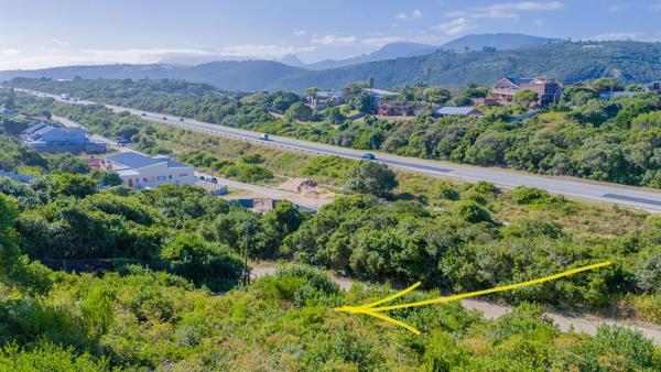 1 600 m² Land