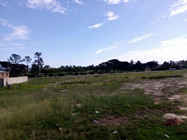 3 953 m² Land