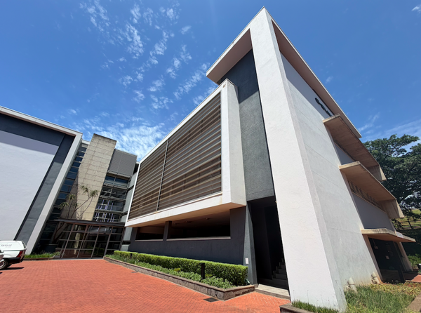 552  m² Commercial space