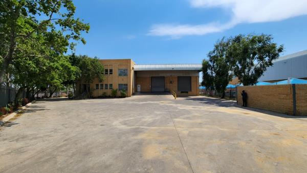 1 235  m² Industrial space