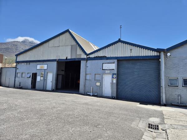 542  m² Industrial space