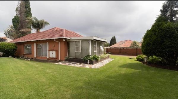 6 Bedroom House
