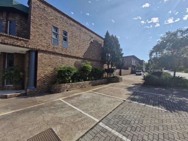 65  m² Commercial space