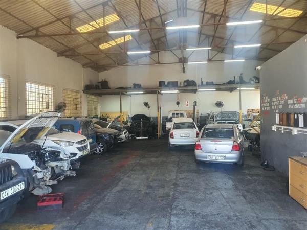 379  m² Industrial space