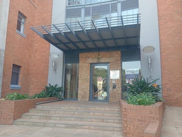 352  m² Commercial space