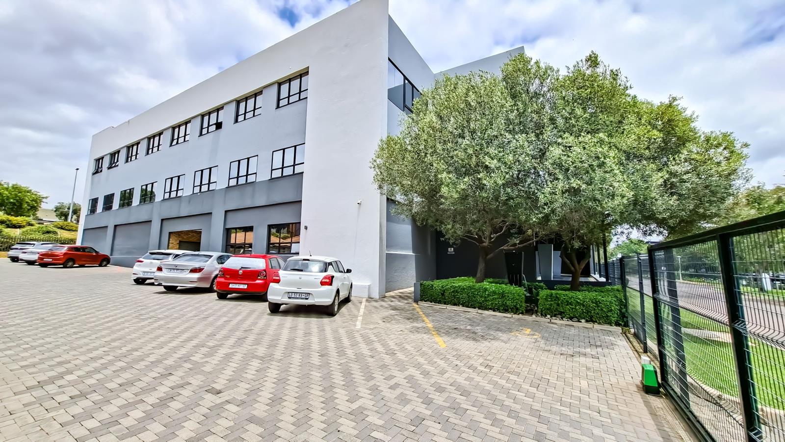 749 m² Office Space to rent in Midridge Park | RR4591625 | Private Property