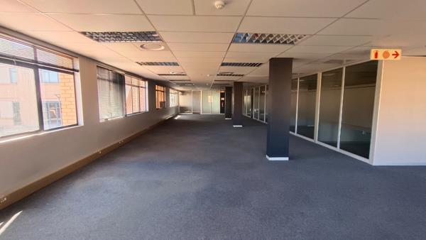 453  m² Commercial space