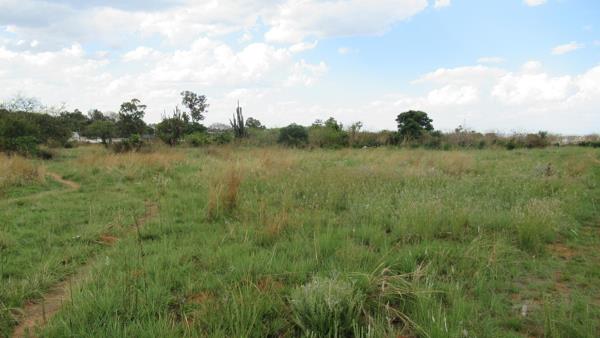 3 292 m² Land