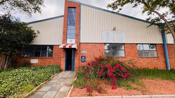 444  m² Industrial space