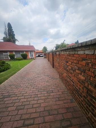 6 Bedroom House