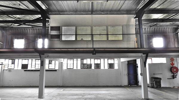 309  m² Industrial space