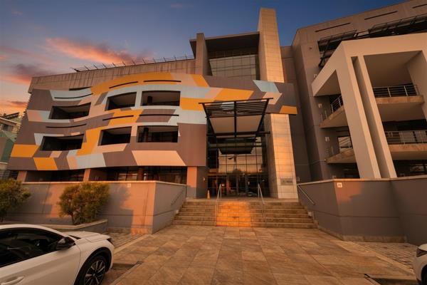 549  m² Office Space