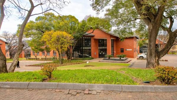512 m² Commercial space