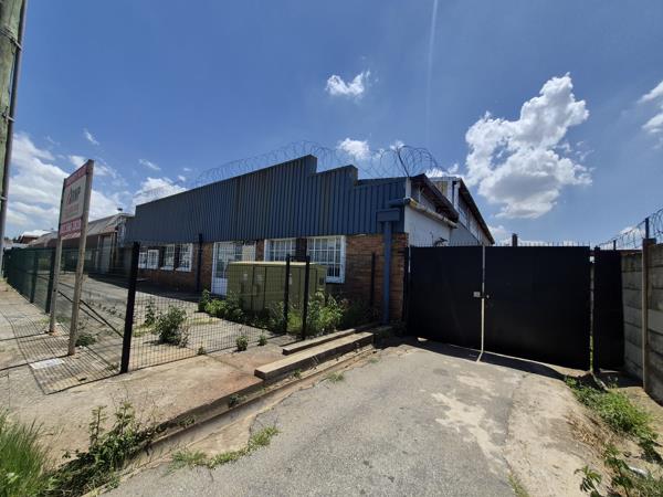 2 110  m² Industrial space