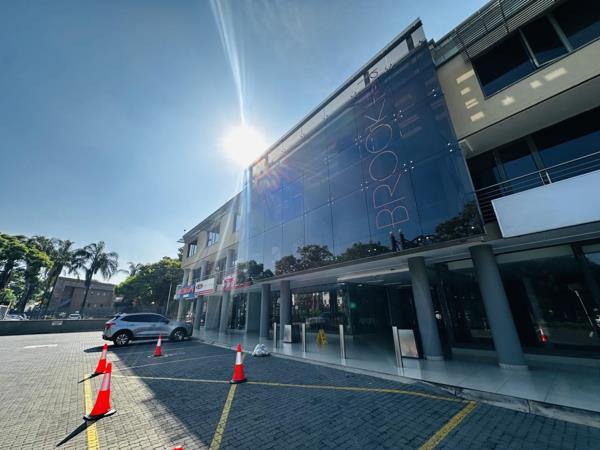 847  m² Office Space