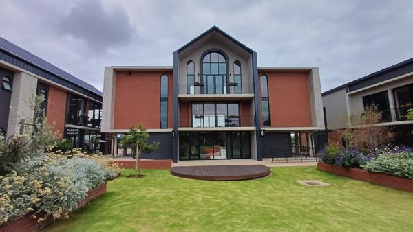 161  m² Commercial space