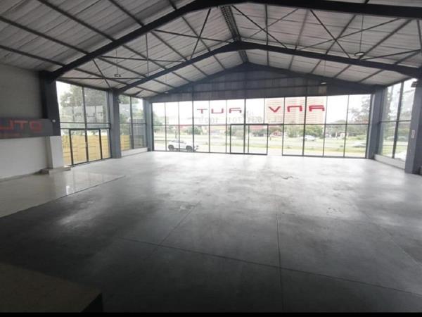 582 m² Industrial space