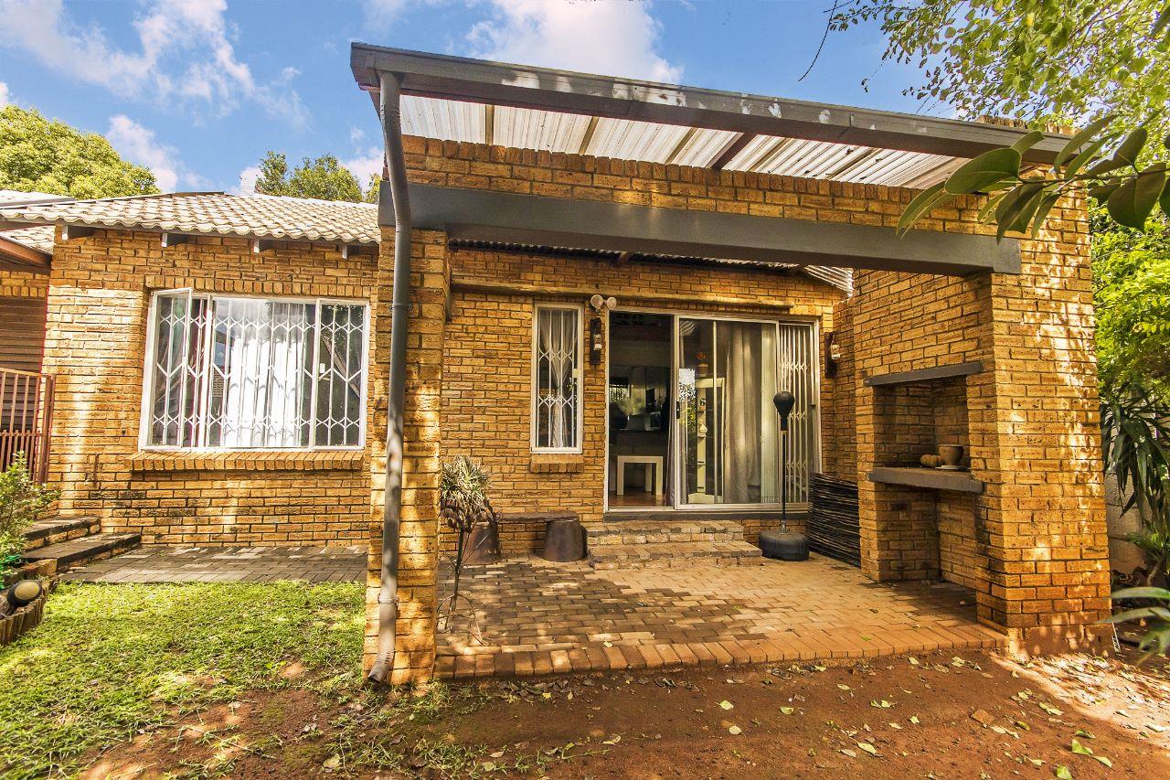 3 Bedroom Townhouse in Weltevreden Park