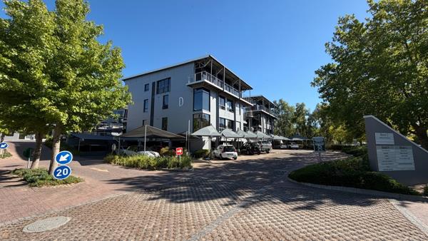 233  m² Commercial space