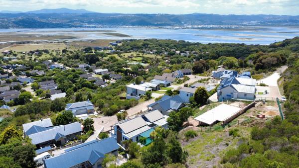 1 029 m² Land