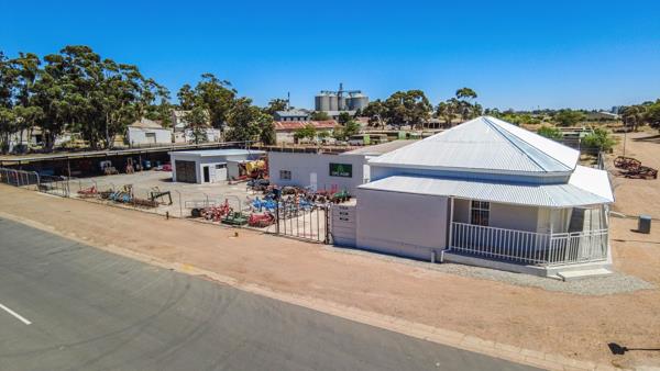 200  m² Commercial space