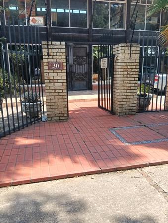 1 000  m² Commercial space