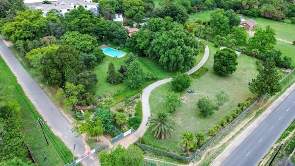 8 573 m² Farm