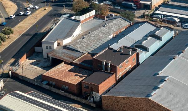 2 707  m² Commercial space