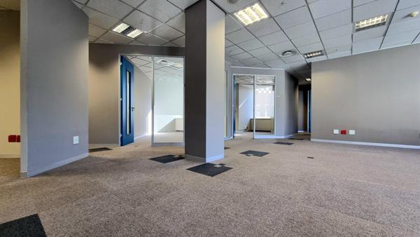 435  m² Office Space