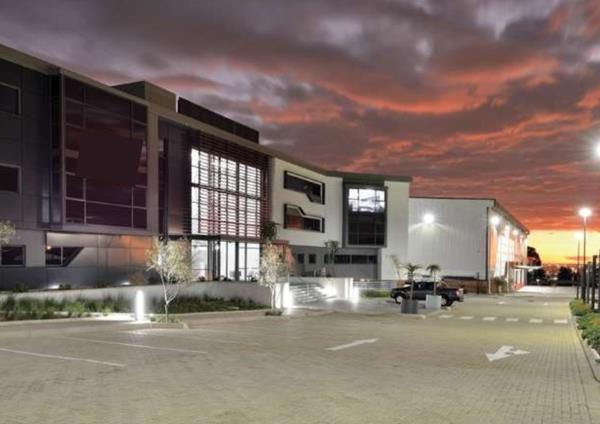 90 000 m² Industrial space