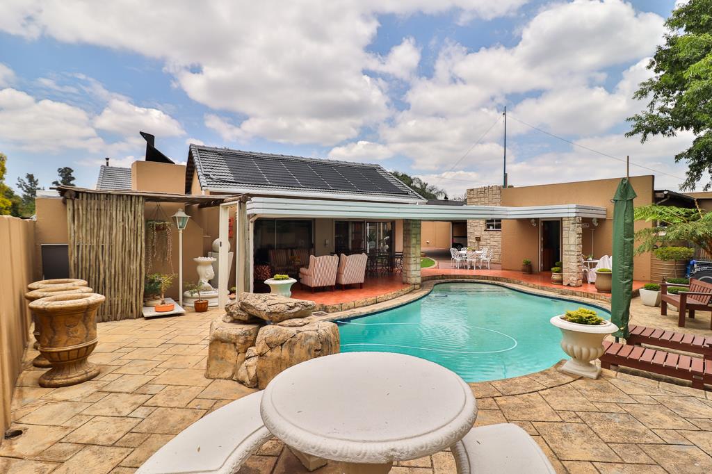 5 Bedroom House