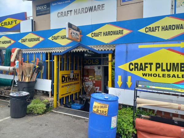 861  m² Commercial space