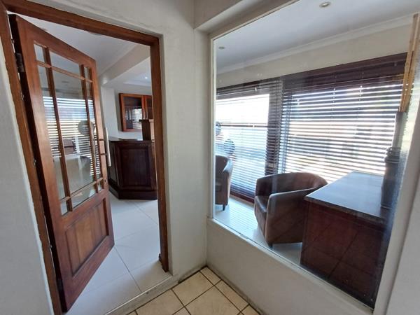 82  m² Commercial space