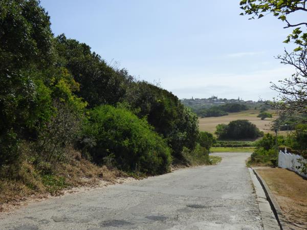 1 280 m² Land