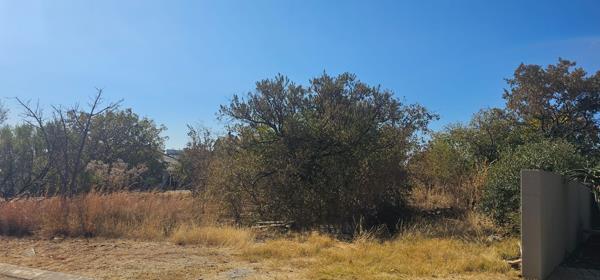 947 m² Land