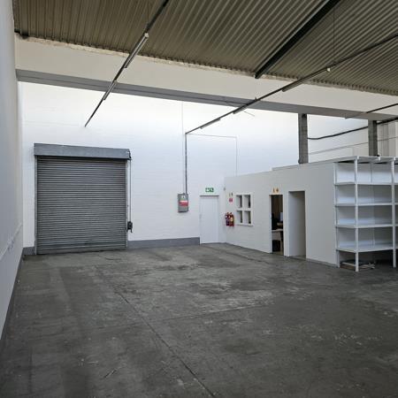 180  m² Industrial space