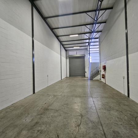 176  m² Industrial space