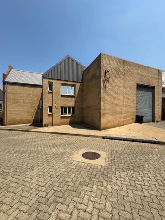 315  m² Commercial space