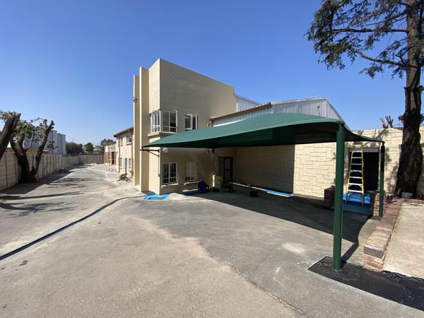 1 200  m² Industrial space