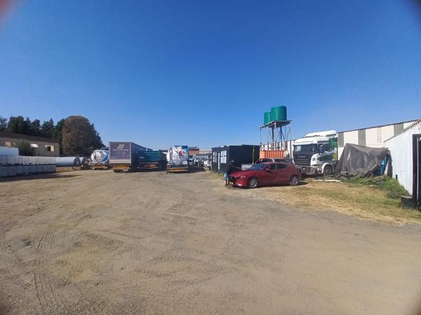 2 400  m² Industrial space