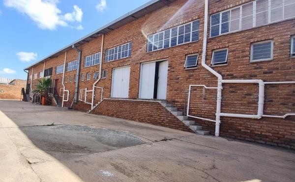 819  m² Retail Space