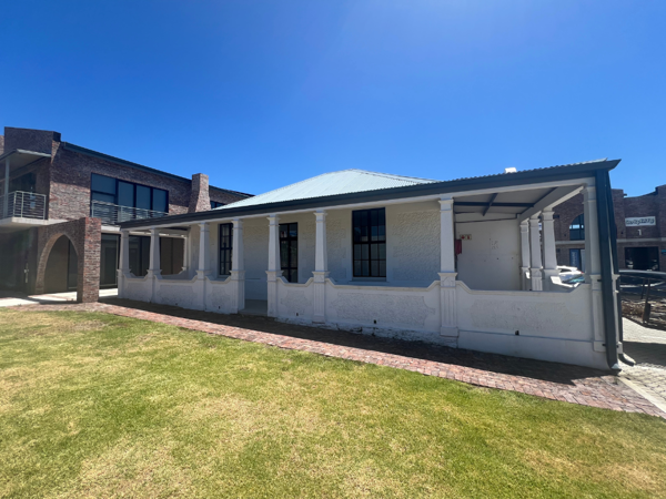 106  m² Commercial space