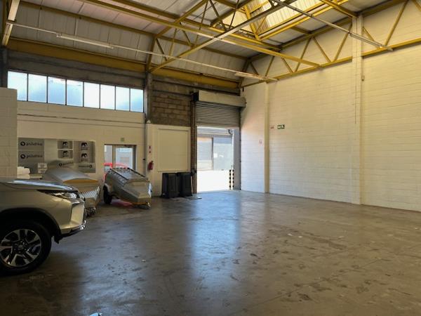 382  m² Industrial space