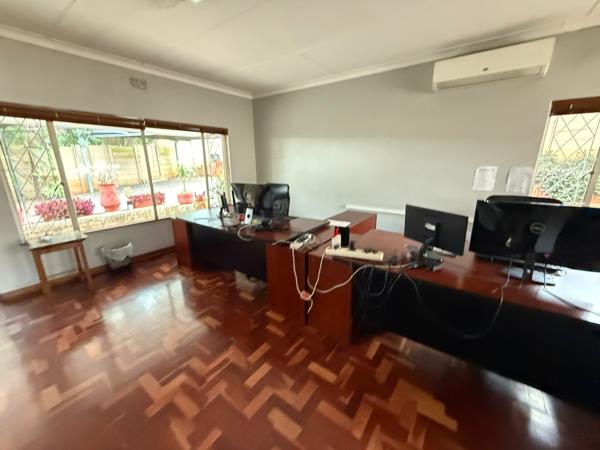 217  m² Commercial space