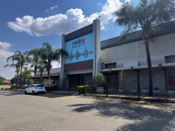 1 500  m² Commercial space