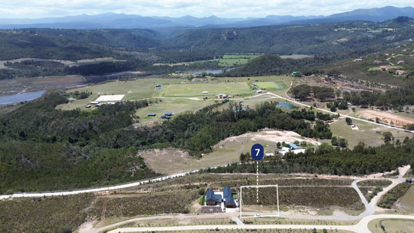 1 587 m² Land