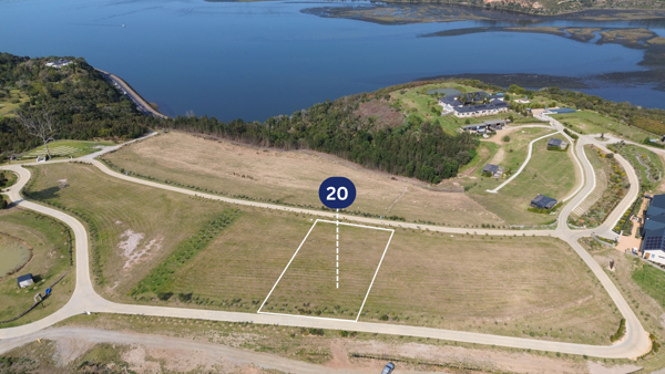1 650 m² Land